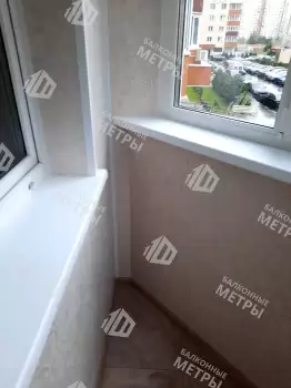 Остекление и отделка балкона Лодочка