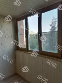 Отделка стен и потолка на балконе